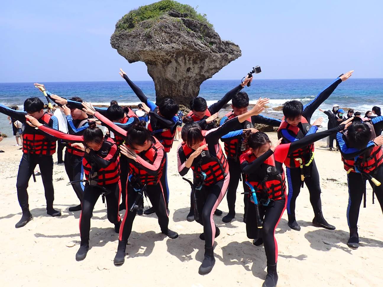 Xiaoliuqiu: Esperienza di snorkeling e nuoto con le tartarughe marine | Prenota per 6 persone e 1 è gratis